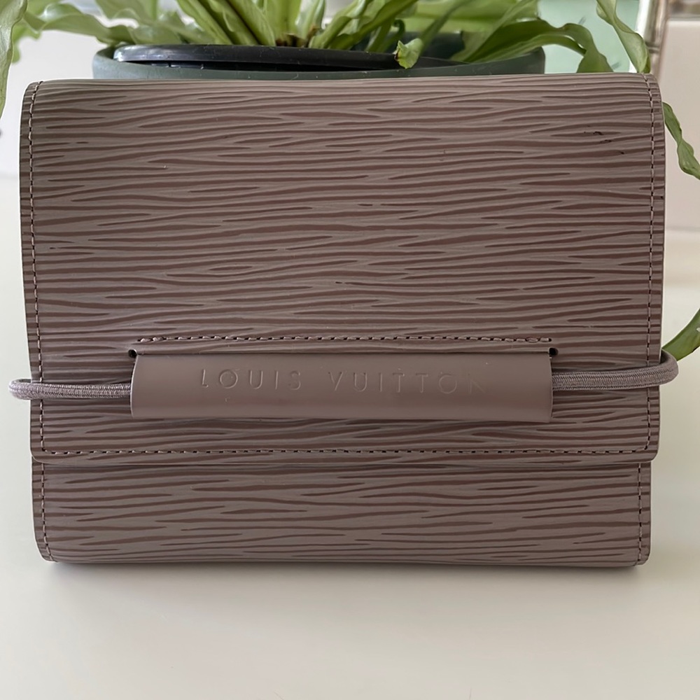 Vintage EUC Louis Vuitton Tri Fold Wallet